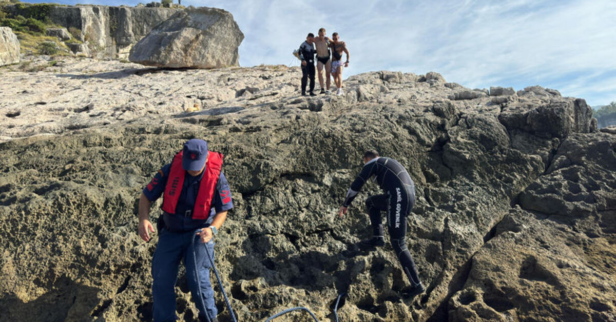 Rus turistler kayalıklarda mahsur kaldı