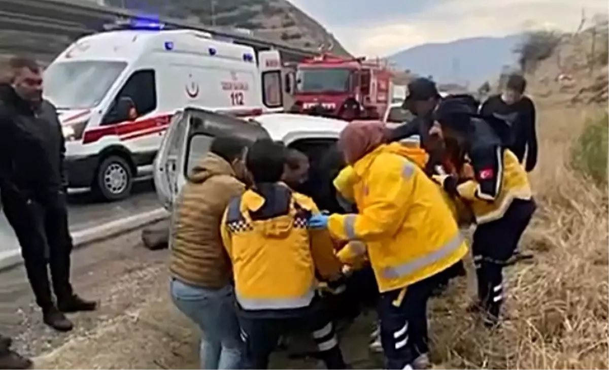 Osmaniye’de TIR ile Hafif Ticari Araç Çarpıştı: 1 Ölü, 3 Yaralı